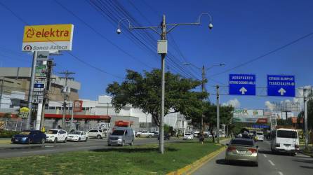 En San Pedro Sula la población denuncia que las cámaras del 911 no funcionan. Fotos: La Prensa