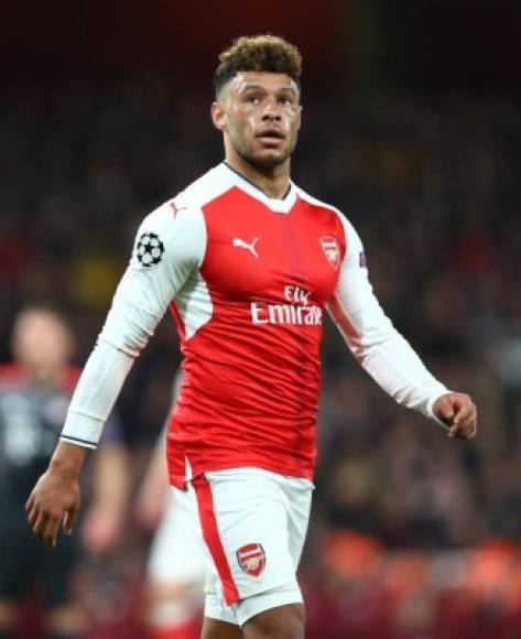 Reforzada la delantera con Álvaro Morata, ahora el Chelsea intensificará sus esfuerzos para cerrar la contratación de Alex Oxlade-Chamberlain, centrocampista del Arsenal, a lo largo de la próxima semana, según informa Sky Sports.