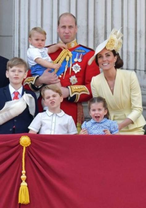 Louis y sus hermanos se han convertido en los protagonistas de la jornada, además de la reaparición de Meghan Markle que acaparó todos los 'flashes'.