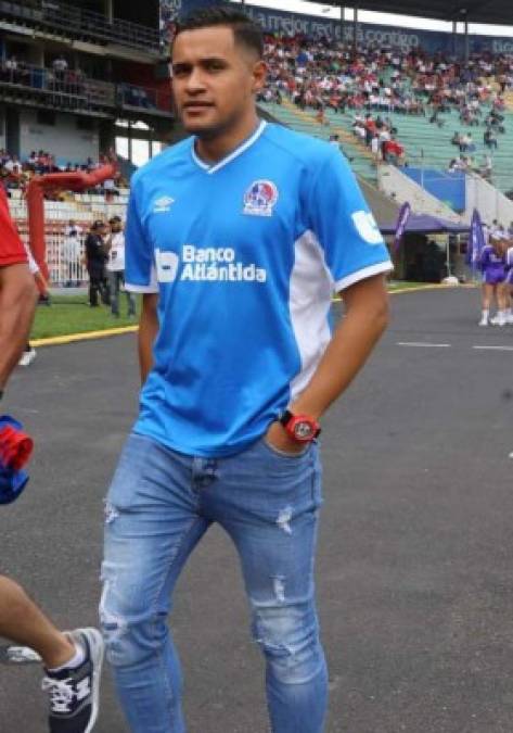 Roger Rojas: El delantero hondureño ha reconocido que podría salir de la Liga Deportiva Alajuelense de Costa Rica ya que cuenta con algunas ofertas. 'Me gustaría jugar en una mejor liga, disputar la Copa Libertadores. Si sale una oportunidad, bienvenido sea'.