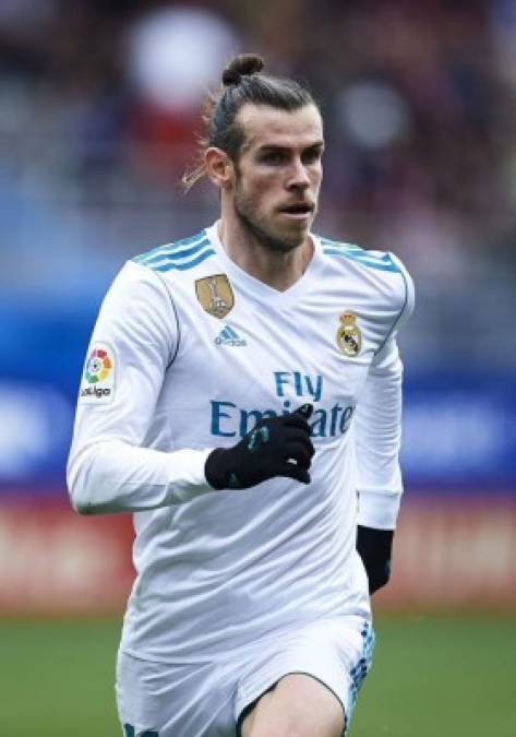 Gareth Bale no se quiere ir del Real Madrid y tiene claro que no llegarán muchas ofertas por él debido a su alto sueldo, entre 15 y 20 millones netos por temporada, que unidos al coste de un traspaso ahuyentan a la mayoría de equipos. El galés tiene ya 28 años y su valor baja día a día, según The Sun. Zidane dijo esto sobre él en rueda de prensa: 'Tuvimos que cambiar la forma del equipo, y cambió la dinámica del juego. Lucas y Marco trajeron más energía, tenía que hacerse, pero no fue nada contra Gareth o Casemiro'.