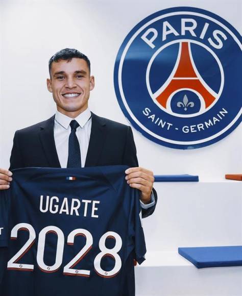 El París Saint-Germain anunció este viernes el fichaje del centrocampista uruguayo Manuel Ugarte para las próximas cinco temporadas.