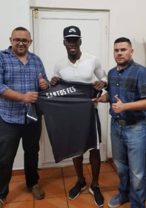 Roberto Riascos: El delantero colombiano ha sido anunciado como nuevo jugador del Santos FC de la Liga de Ascenso. Llega procedente de la Real Sociedad de Tocoa.