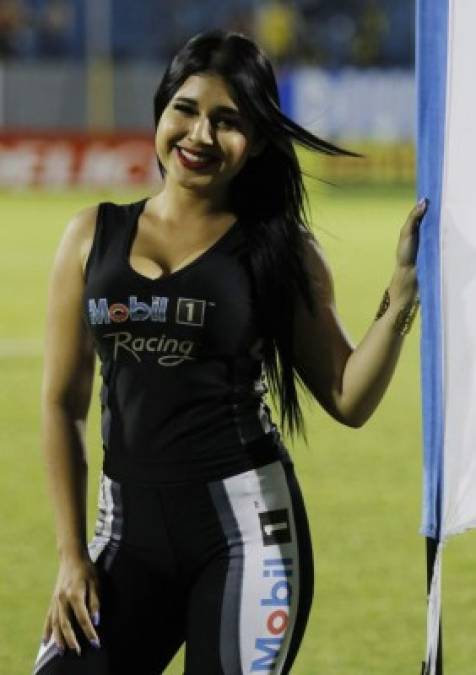 Jeimi es una edecán que no falta en los estadios de la Liga Nacional de Honduras-