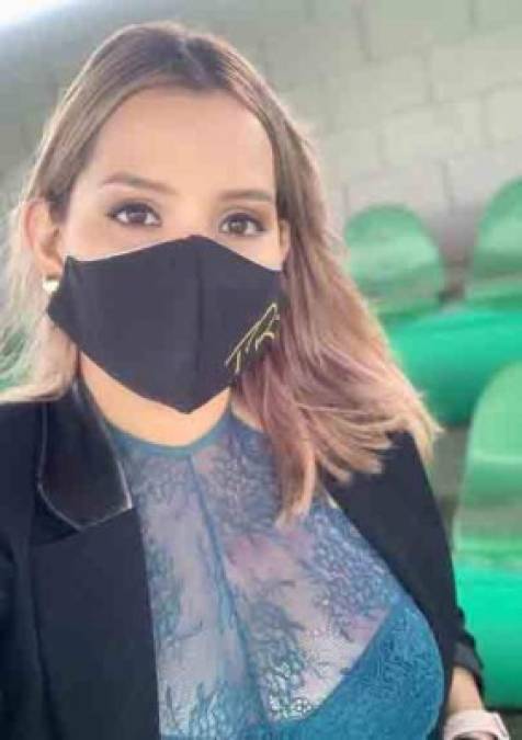 La linda periodista Tanya Rodríguez estuvo presente en la goleada de 3-0 del Marathón ante Platense.