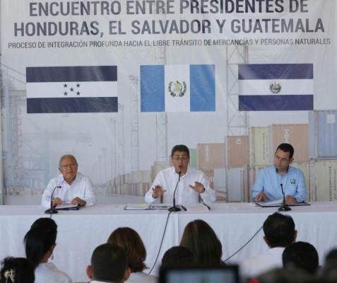 El Salvador anuncia su inmediata adhesión a la unión aduanera