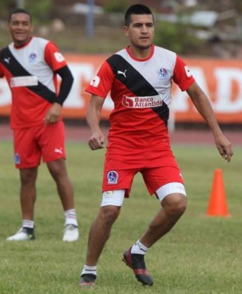 El mediocampista colombiano Jaime Córdoba será otra de las bajas del Olimpia para el próximo torneo, así lo anunció el entrenador Nahún Espinoza.