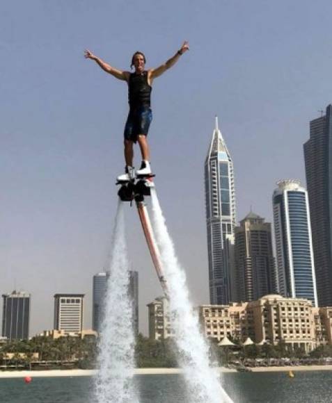 David Luiz, fuera de la convocatoria de Brasil, ha pasado vacaciones en Dubai.