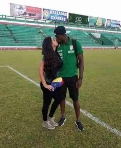 La esposa de Arboleda es venezolana y se encuentra en San Pedro Sula, en todo momento compaña al goleador colombiano del Marathón.