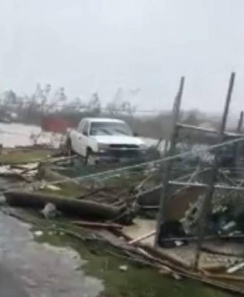 En redes sociales, residentes de las islas Ábaco clamaban por ayuda y oraciones al mostrar la devastación en sus hogares tras el paso del monstruoso ciclón.