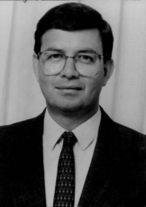 2. El expresidente Callejas asumió el poder en Honduras en 1990 y le tocó un período donde estaba todavía la guerra fría.