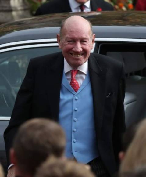 El padre del novio, George Brooksbank llegando para asistir a la boda de su hijo Jack Brooksbank.