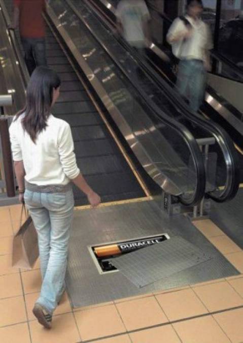 Y Duracell le pone las baterias a las escaleras eléctricas con su anuncio.