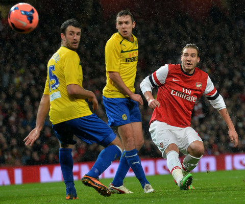 Arsenal golea y pasa a octavos de la FA Cup