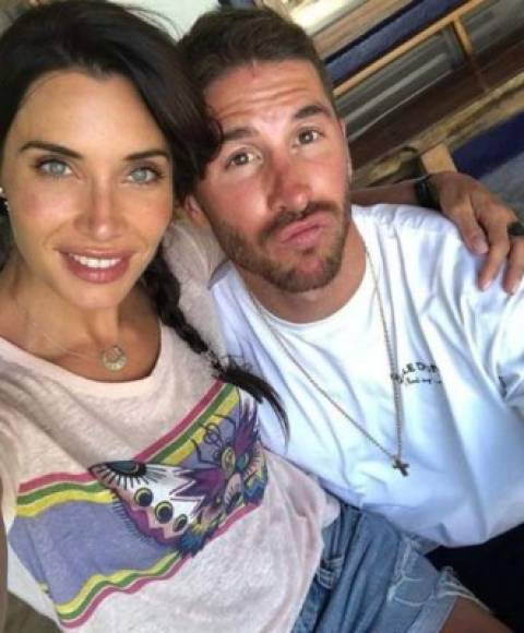 Sergio Ramos, capitán del Real Madrid, y la periodista española Pilar Rubio, son otra pareja muy conocida por los medios.