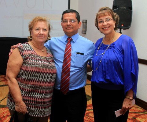 Gemma Racciati, Manuel Maldonado y Rosa Arzú.