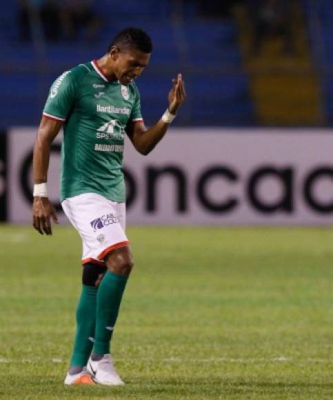 Carlo Costly entró de cambio en el segundo tiempo, pero no pudo evitar la caída del Marathón.