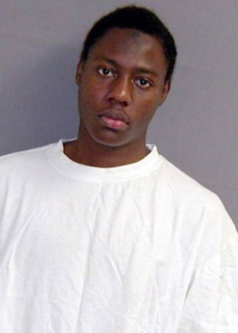 Umar Farouk Abdulmutallab (32), conocido popularmente como el 'Bombardero de la ropa interior', es un nigeriano que confesó y fue condenado por intentar detonar una bomba en un avión que cubría un vuelo desde Holanda a Detroit.