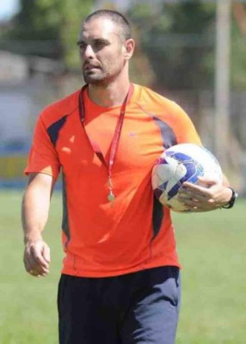 Adrían García es el entrenador español del Broncos de Choluteca y va a dirigir a Rambo de León en la segunda división de Honduras.