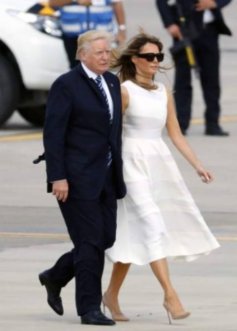 Trump y Melania participaron en una ceremonia de bienvenida en la que sonaron los himnos estadounidense y palestino en el aeropuerto de Belén.