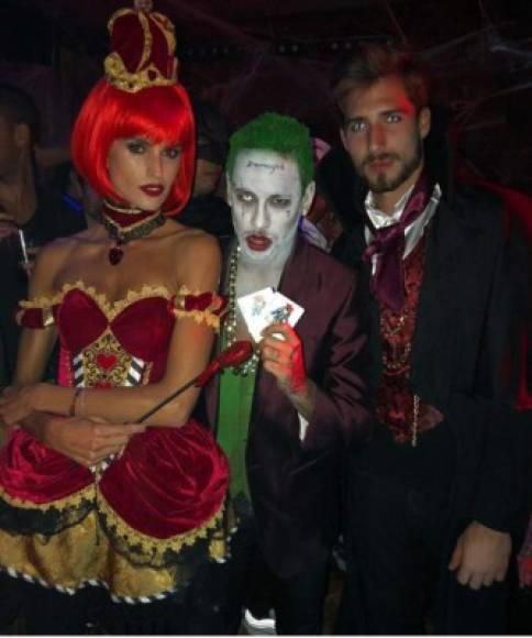 Izabel Goulart, Neymar y Kevin Trapp en la fiesta de Halloween.