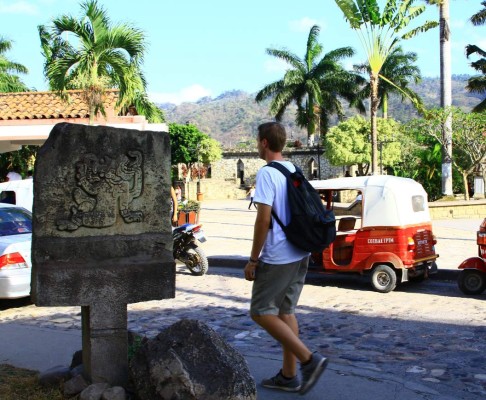 Reparan red vial de Honduras para fomentar el turismo