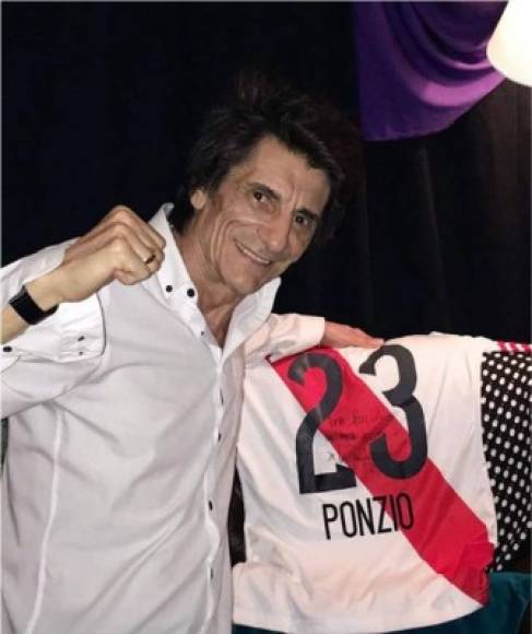 El cantante británico Ron Wood, de The Rolling Stones, es fan de River Plate.
