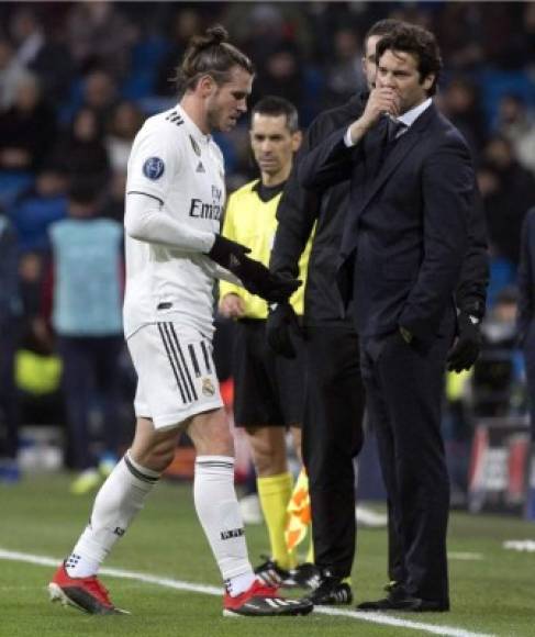 Gareth Bale entró y salió del campo en dos ocasiones, no pidió el cambio pero, renqueante, dejó al Real Madrid con diez.