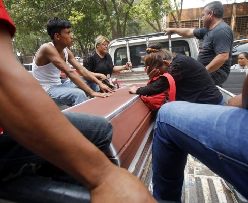 No quiso invitar un trago y lo matan a machetazos