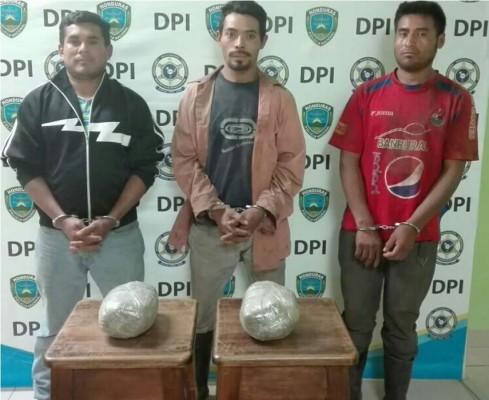 Capturan supuesta banda criminal dedicada al narcomenudeo en Copán