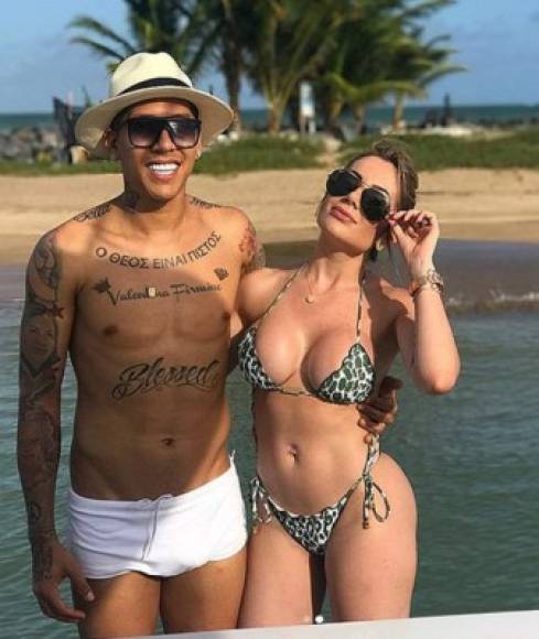 Larissa Pereira - Roberto Firmino