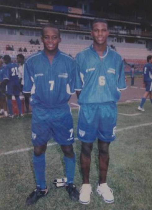 Juan Carlos García (derecha) formó parte de diferentes procesos en las selección de Honduras.