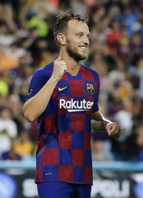 El futuro de Ivan Rakitic es todavía incierto en el FC Barcelona. El entrenador culé Ernesto Valverde en rueda de prensa aseguró que desconoce si el jugador croata seguirá en el club. 'Es muy importante para nosotros, no sabemos si lo será este año, intuimos que sí por lo que nos aporta, su trabajo está ahí. Garantizar al 100% una cosa no lo sé. No sé si seguirá. Ahora mismo contamos con él igual que todos los jugadores que tenemos', dijo.