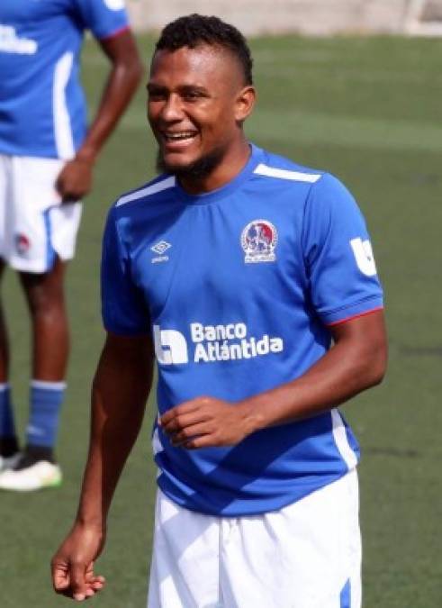 Ever Alvarado - Ya formó parte de la Selección de Honduras en la eliminatoria pasada con Jorge Luis Pinto. Tiene 27 años y milita en el Olimpia. Puede jugar de lateral izquierdo o defensa central.