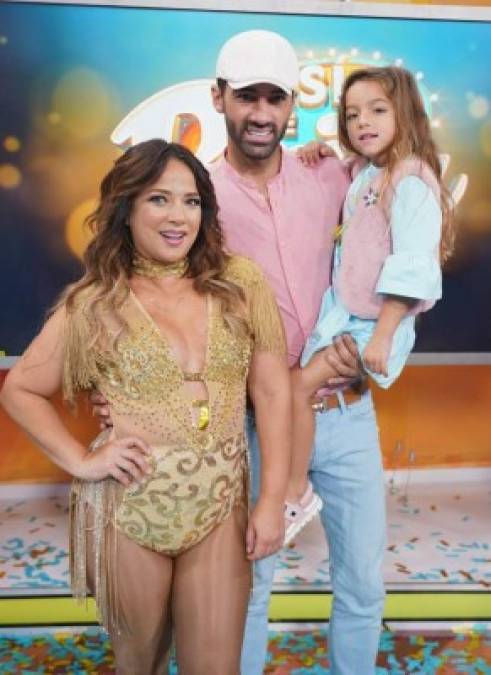 Para finalizar, el argentino recordó el momento del divorcio de Adamari López con Luis Fonsi, de lo que comentó: 'Yo te conozco desde hace muchos años, fui una parte importante, porque yo ayudé a que abras los ojos, porque Luis Fonsi te metía los cuernos hasta la coronilla, gracias a eso te pudiste divorciar, Fonsi nunca te amó mucho... no nos vendas un reality que no es'.