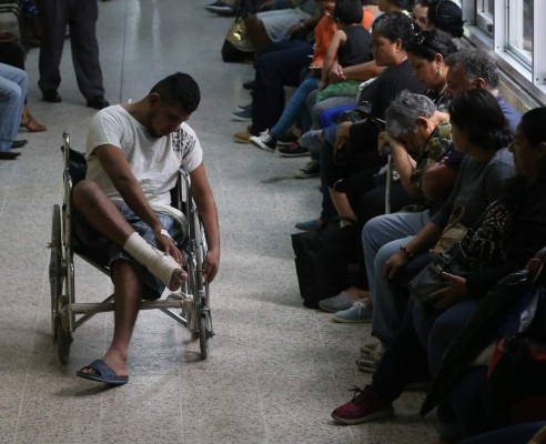 Enfermos sufren calvario por paro de médicos en Honduras