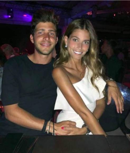 Sergi Roberto, jugador español del FC Barcelona, ha pasado el Día de San Valentín junto a su bella mujer Coral Simanovich.