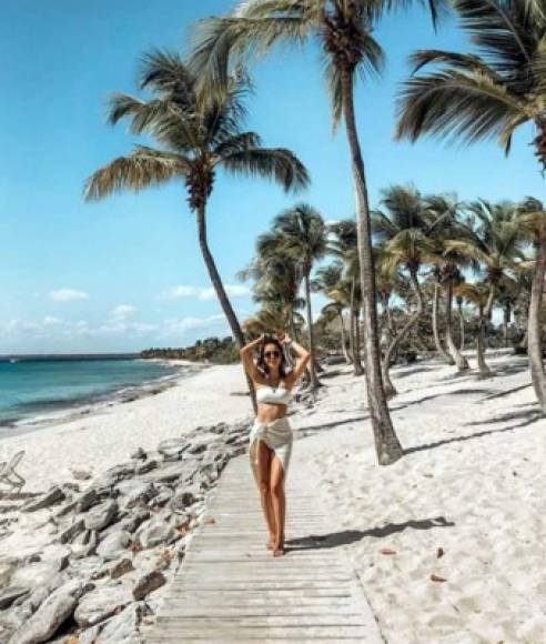 Jennifer Girón, presentadora de Televicentro, se escapó a la Isla Saona de República Dominicana en estas vacaciones.