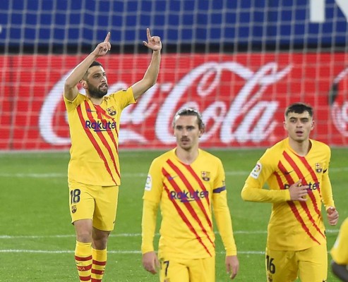 Barcelona logra valioso triunfo ante Osasuna y acecha al líder Atlético de Madrid