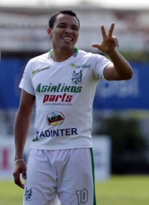 A sus 37 años, el mediocampista hondureño Julio César 'Rambo' de León estaría regresando al Platense para el próximo torneo, tras su fugaz paso por el fútbol de Estados Unidos.