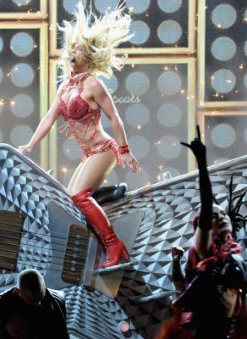 Una de los momentos más explosivos de la presentación de Britney Spears en los premios Billboard 2016.