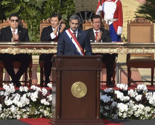 Mario Abdo critica a Venezuela y Nicaragua, al asumir presidencia de Paraguay