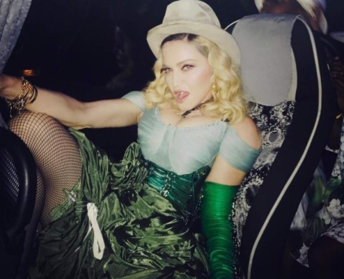 Impresiona la primera foto de Madonna con sus seis hijos