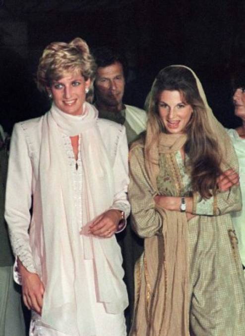 Diana dominaba el arte de llevar el vestido correcto en cada ocasión.