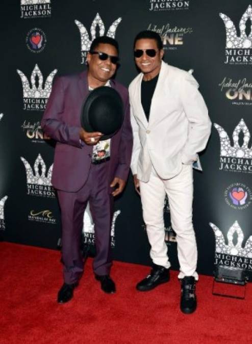 Los hermanos Tito y Marlon Jackson también compartieron estuvieron presentes. 'Si Michael estuviera aquí, se volvería loco, porque amaba la pompa. Amaba Las Vegas. Le encantaba su cumpleaños', dijo Marlon.<br/><br/>