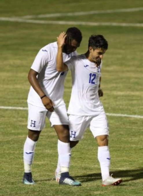 Los cariñitos de Jonathan Rubio felicitando a Jorge Benguché.