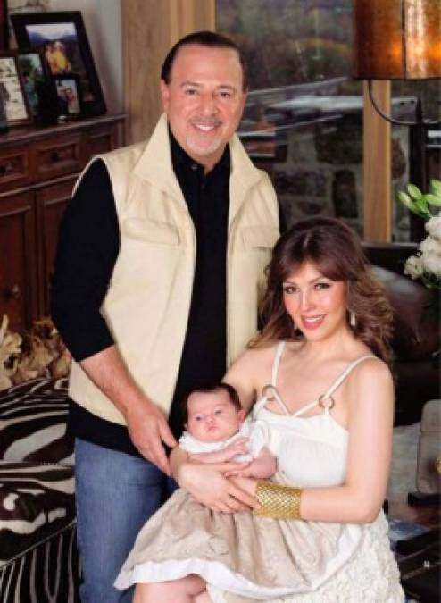 Thalía debutó en la maternidad con Sabrina Sakaë en 2011, su primera hija con el magnate de la música Tommy Mottola, con quien se casó en el 2000.