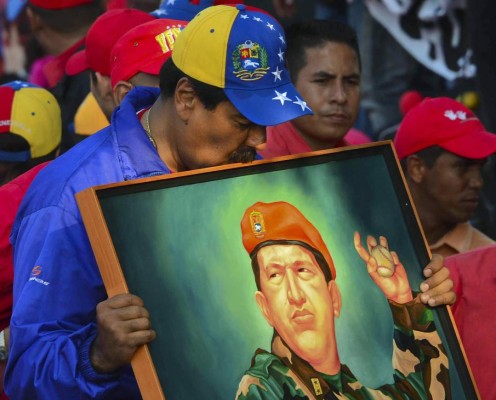 Reaparece ‘el pajarito’ en homenaje a Chávez