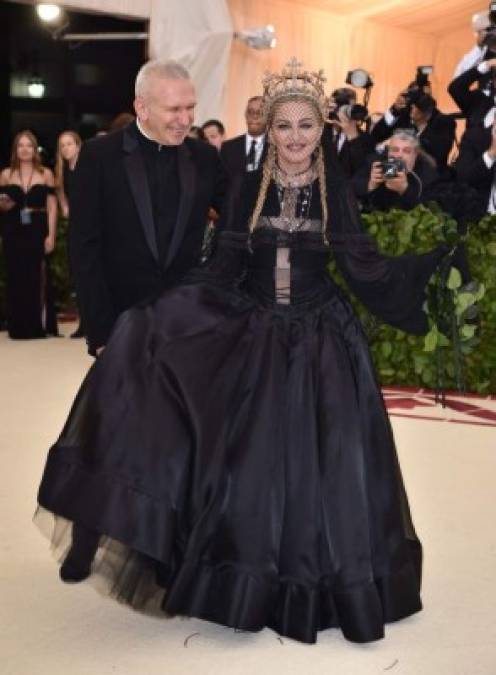 Madonna con este look se convirtió en una de las protagonistas de la noche.