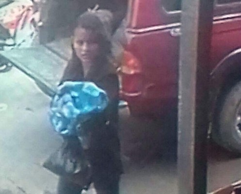 La captan robando bebé de 17 días a su madre en centro de salud de Cofradía